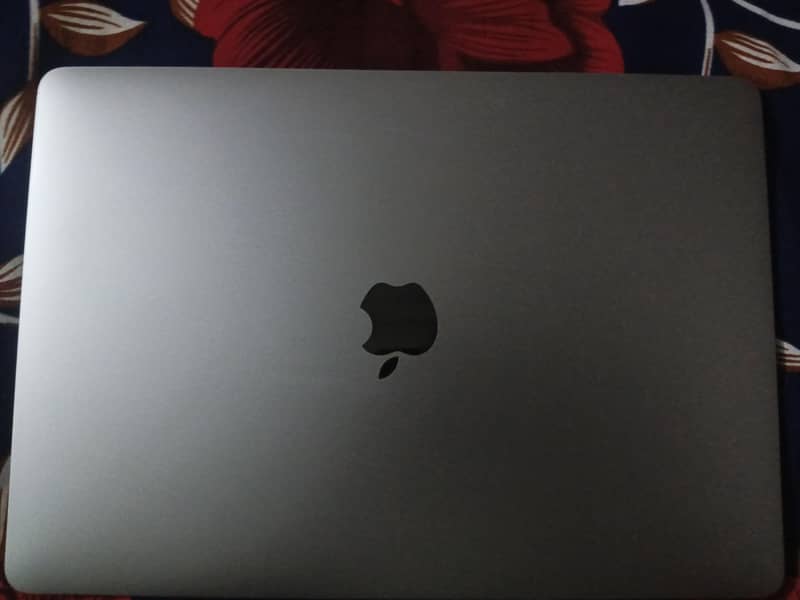 MAC BOOK PRO 0