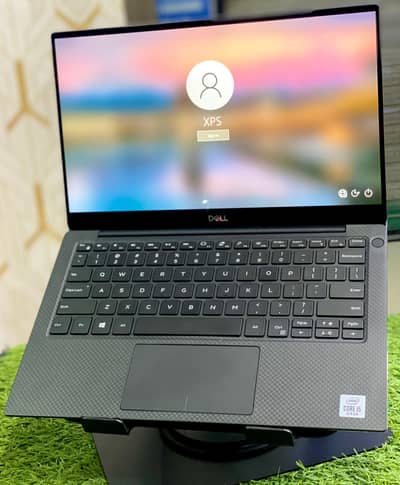 Dell XPS 13 7390 core i5/10th gen. 8/256 GB SSD touch screen laptop