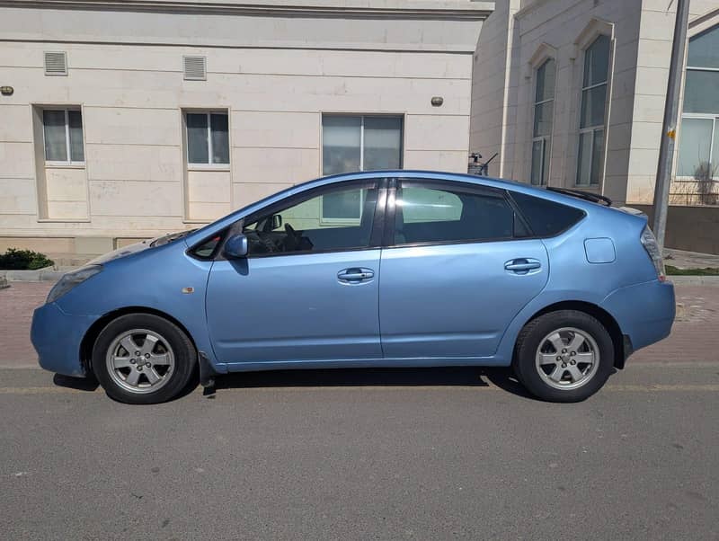Toyota Prius 1300cc 2