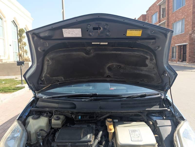 Toyota Prius 1300cc 8
