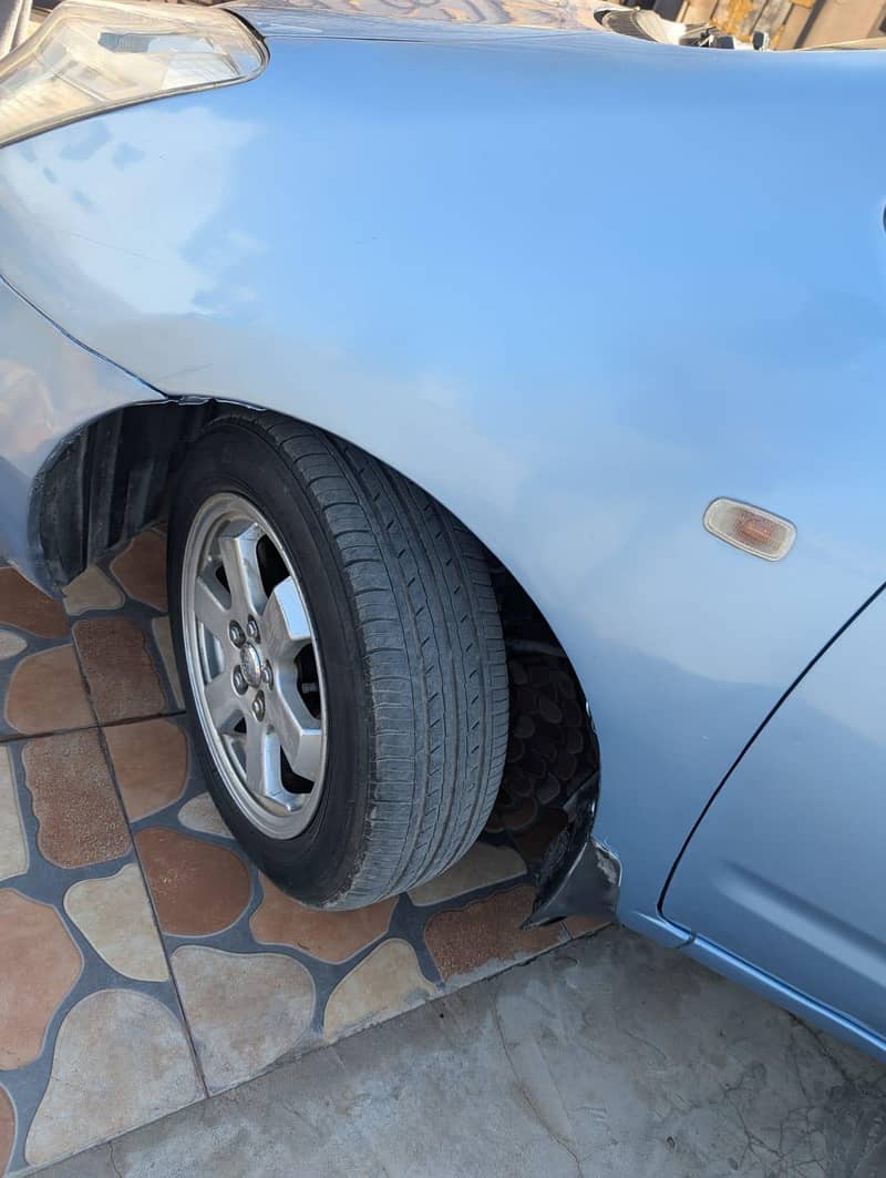 Toyota Prius 1300cc 4