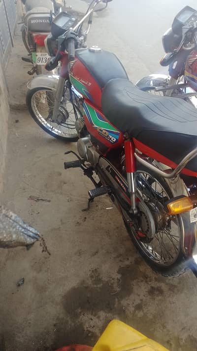Honda 70 urgent sale 03, 06,, 03, 48, 57, 99, 9, 33