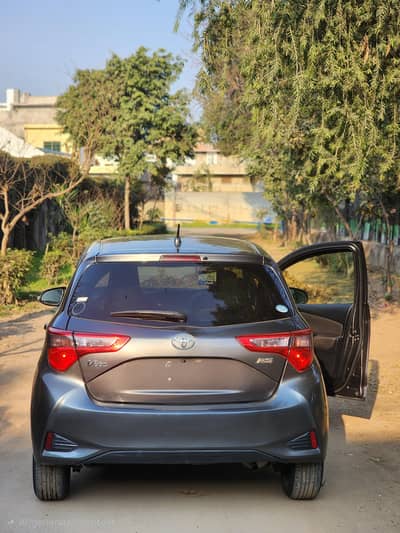 Toyota Vitz 2018/2021 push start full optionl  lush condition f