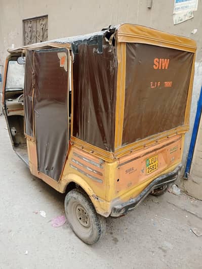 2018 model SIWA Rickshaw  PRICE ME KAMI. PESHI HO JAIE GI
