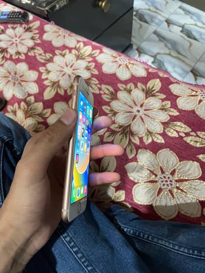 iphone 8 10/10 condition bettry health 90 all oki original