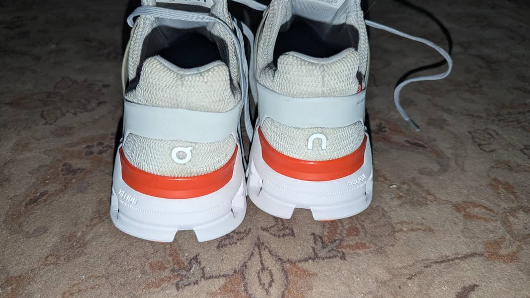 On Cloud (8.5 UK) white color 6