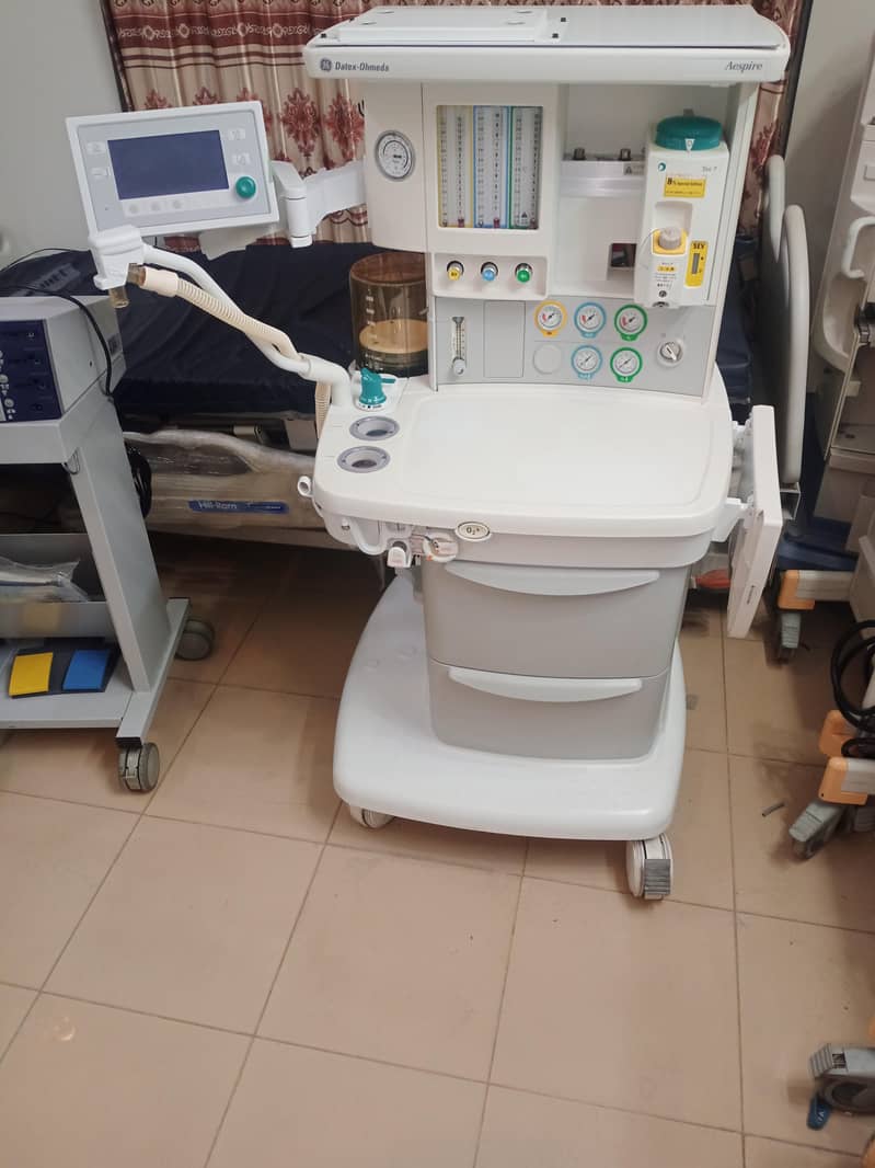 Anesthesia Machine Aestiva-5 Ohmeda and Drager Fabius 12
