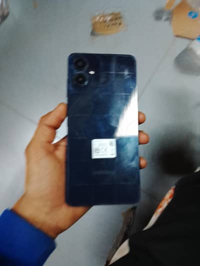 4gb/64 gb With box in waranty  exange possible