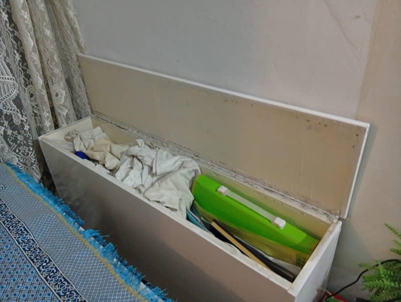 دو سنگل بیڈ ساتھ دو میٹرس 5