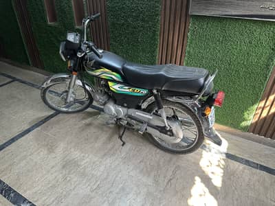 Aoa Guyz Sb Kesy Hein me apni bike krna chah rha hu 2023 model