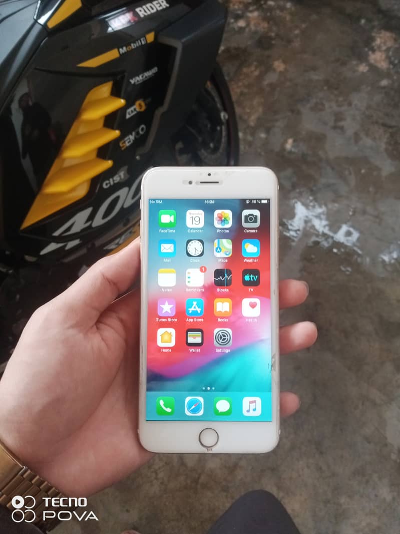 Apple iPhone 6 Plus 0