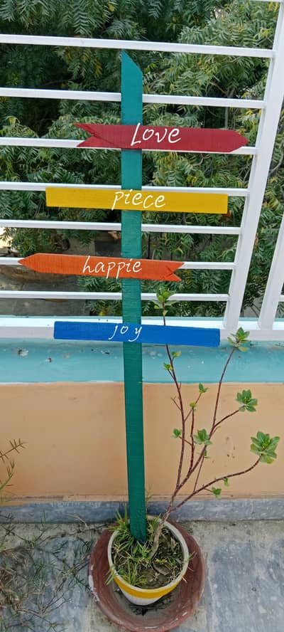 outdoor decoration wood direction arrow