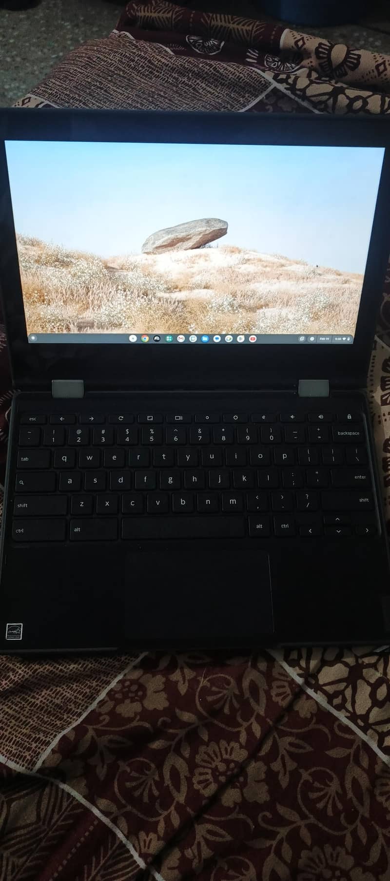 google chrome Os &  moveable & touch screen 1