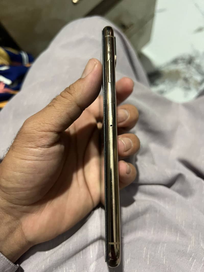 Xs max 4