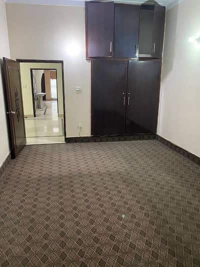 Ready To Buy A Lower Portion 10 Marla In Allama Iqbal Town