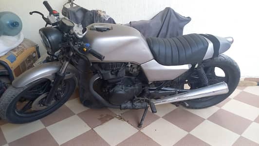 1982 Honda 400 T Hawk – Cafe Racer Project Bike