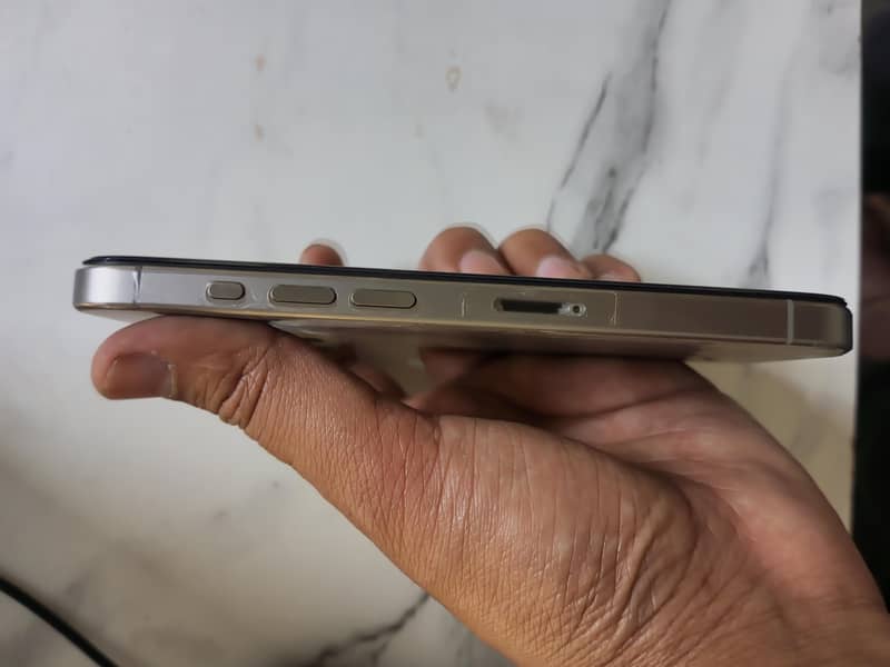 iPhone 15 Pro 5