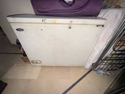 Waves freezer old but fully Working excellent