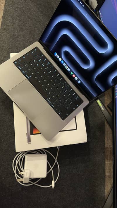 Apple Macbook M1 Pro - 16 gb / 1 Tb