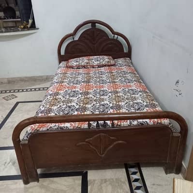 Sigle bed in good condition