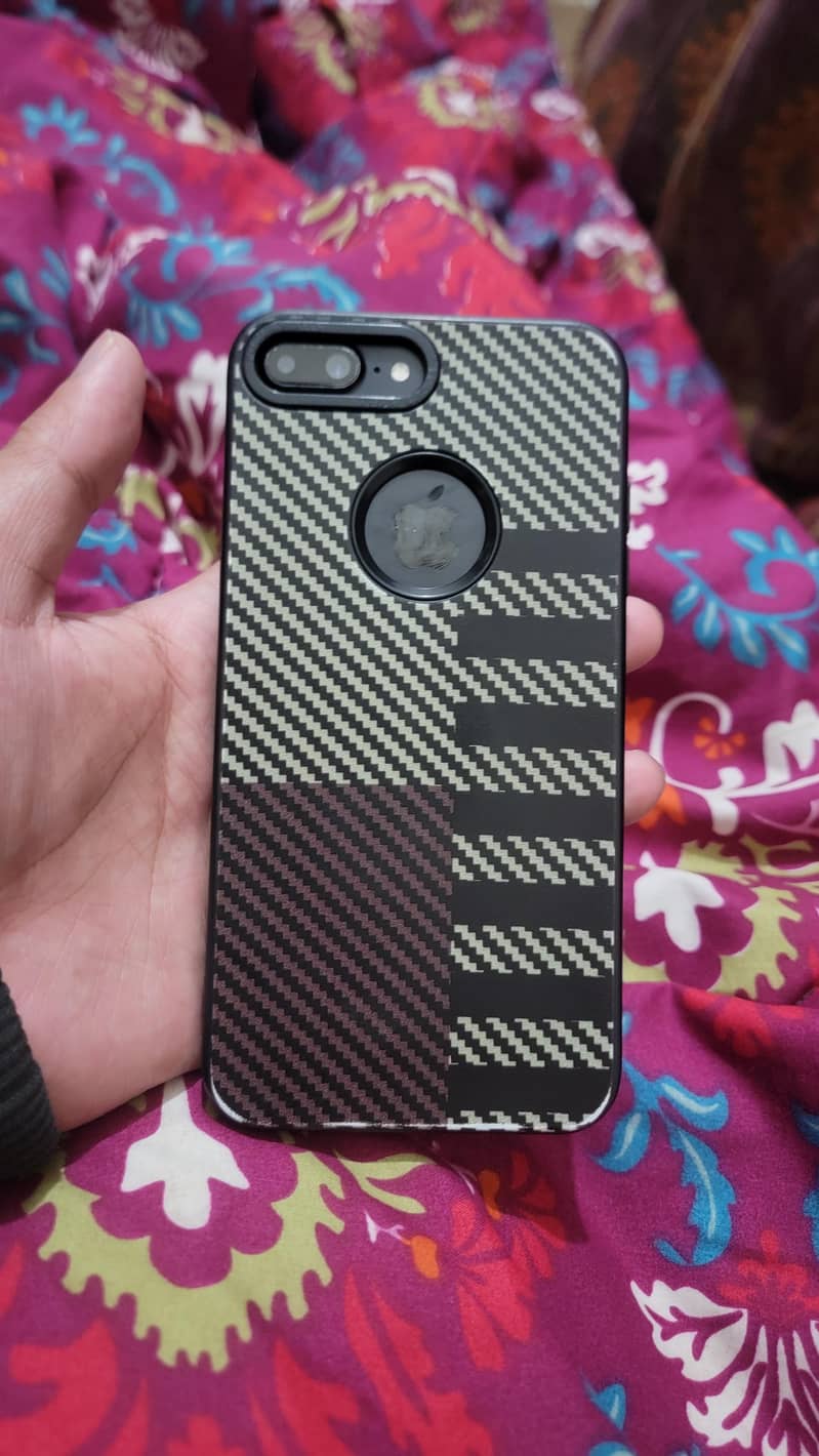 Iphone 7 plus 128 GB pta approved 5