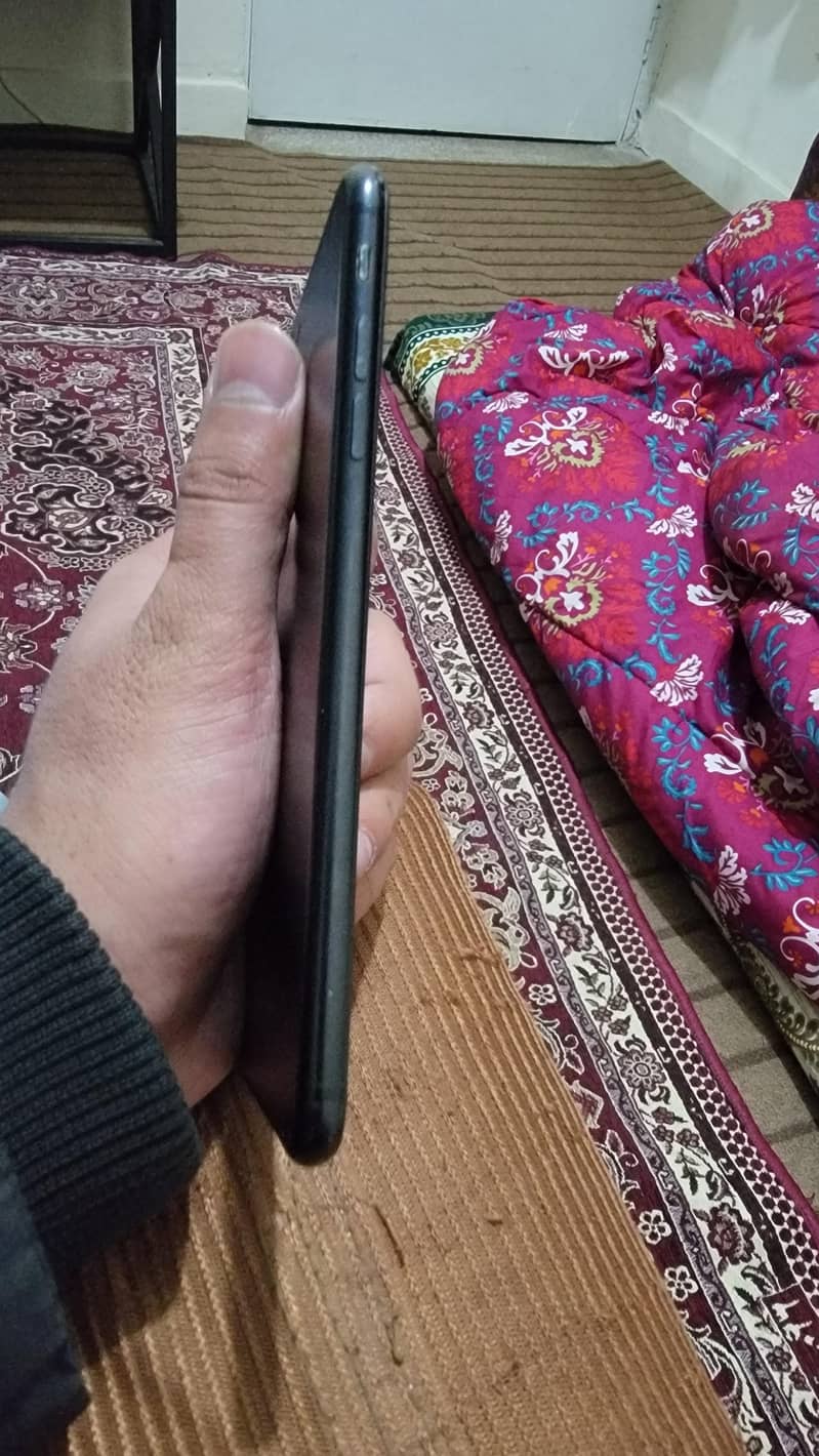 Iphone 7 plus 128 GB pta approved 6