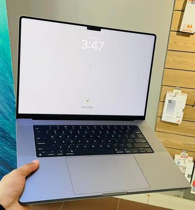MacBook Pro M1 Pro Chip 16 inch Display
