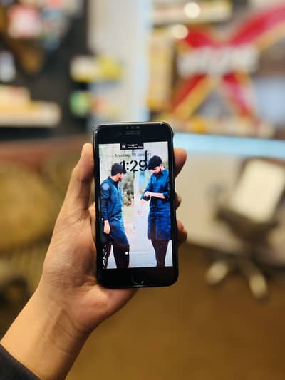 iPhone 8 pta approved  64gb