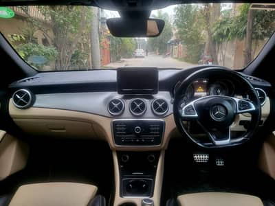 Mercedes Benz GLA 200