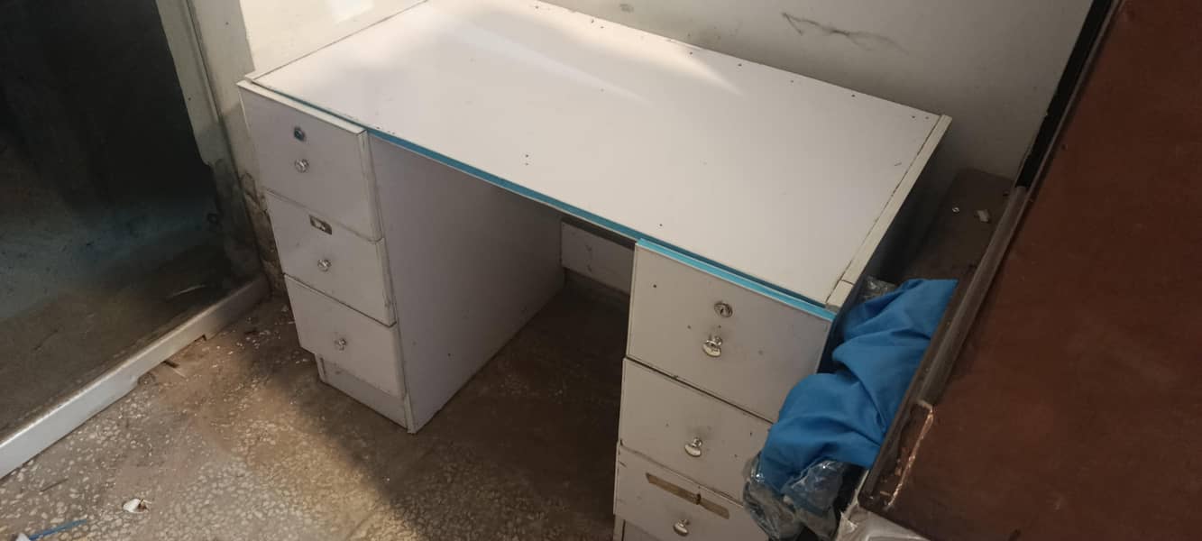 Study / Office Table with 8 drawers 1