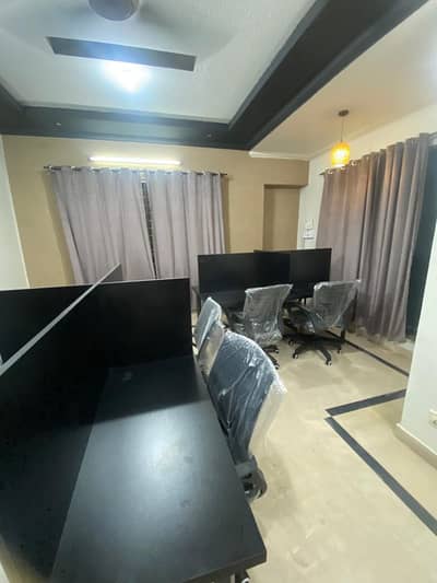 1000seq Ft Furnished Office With All Setup