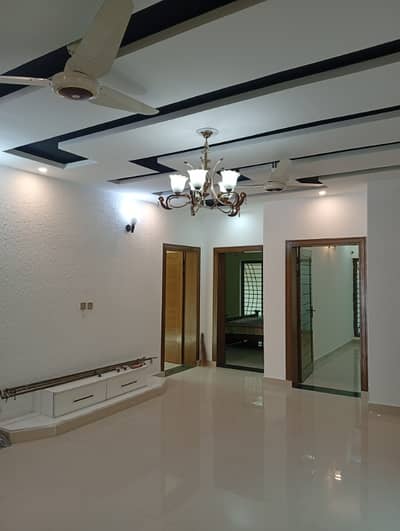 10 Marla ground portion for rent in media town block D