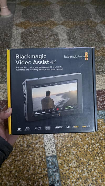 Blackmagic Video Assist 4K 7"