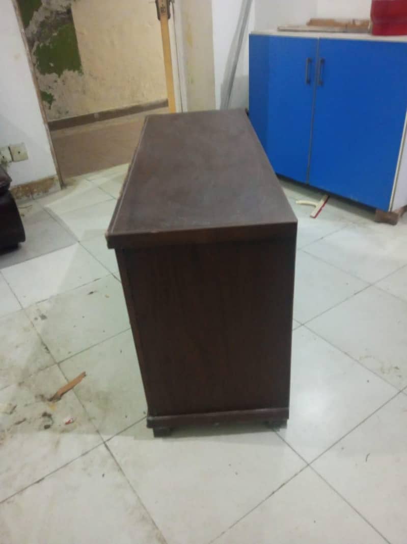 Dressing Table with Mirror 4