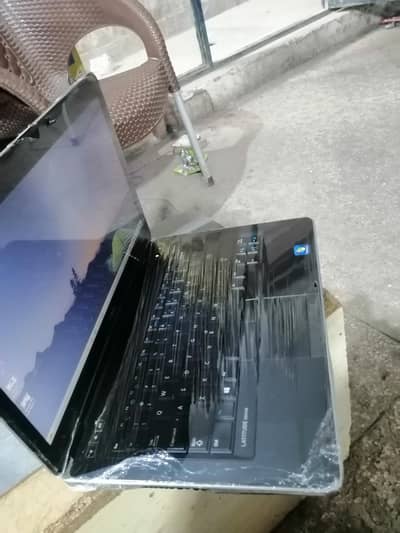 DELL core i5 4th generation dual 2GB graphics