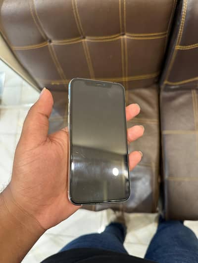 I phone 11 pro 64 gb