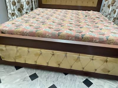 Luxury Wooden Bed for Sale – Almost New