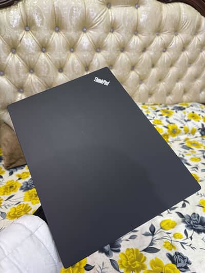 Lenovo i5 8th - 2Gb card 12Gb ram 256Gb ssd 500Gb HHD - 14" inch dsply