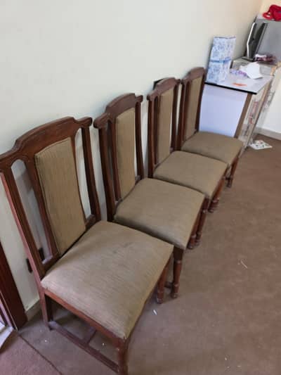 Elegant Solid Wooden Dining Chair – Strong & Stylish