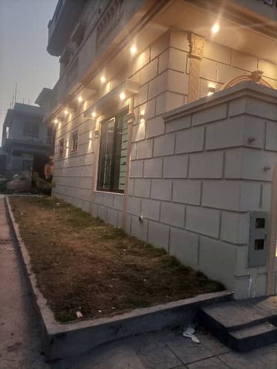 Corner house for sale I11