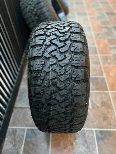 jeep rims and tyres almost brand new for sale