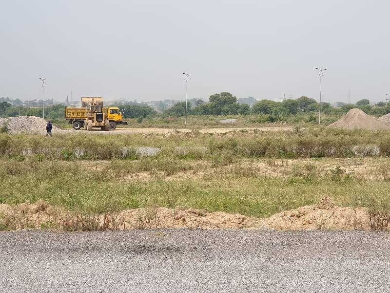 10 marla plot available 8