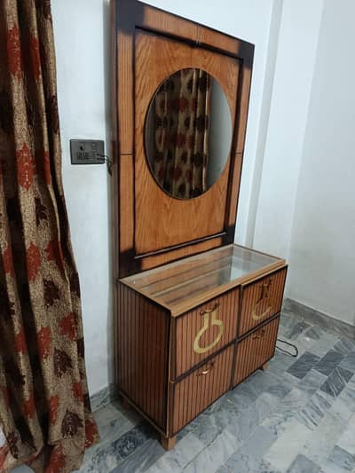 Only Dresing Table 4 Sale . karachi sorab goth Abul Hasan Aphani roads
