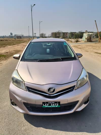 Toyota vitz juweela full option 2011/2014