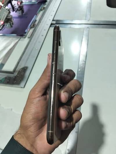 10 by 10 condition  tru ton activ hai battery 77 Face ID ok hai