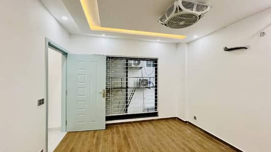 5 Marla Ground Floor Available For Rent In Bahria Town Lahore