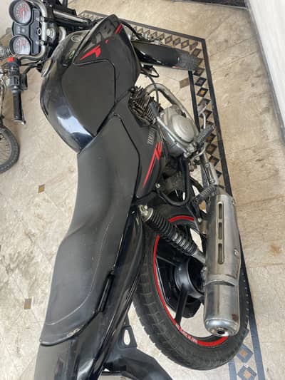 Yamaha ybr 125 black