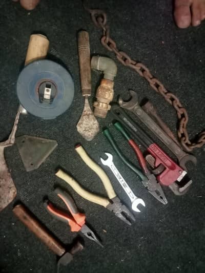 Industrial Tools, Camera , original Vivo Charger, Simple Mobile