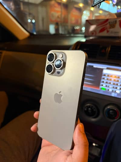 iPhone 15 pro max natural titanium Pta Approve