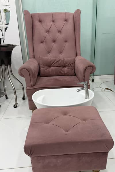 Used Mani/Pedi Sofa for Sale – Good Condition